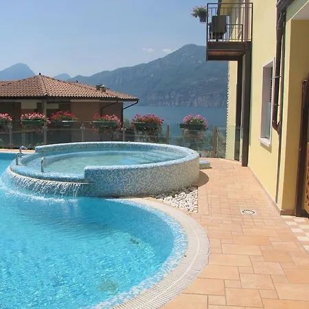 Hotel apartamentowy Rosemary Brenzone sul Garda