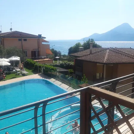Rosemary Brenzone sul Garda