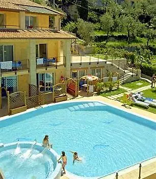 Rosemary Brenzone sul Garda