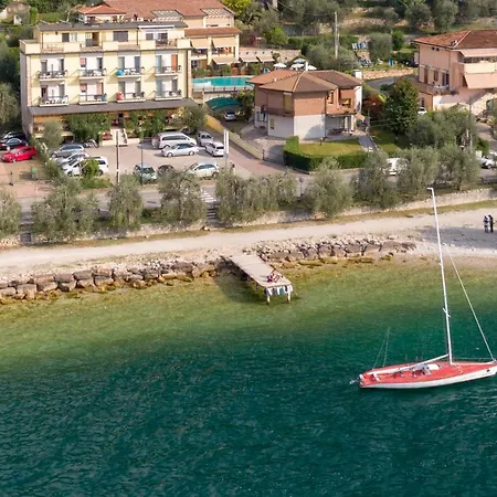 Hotel apartamentowy Rosemary Brenzone sul Garda